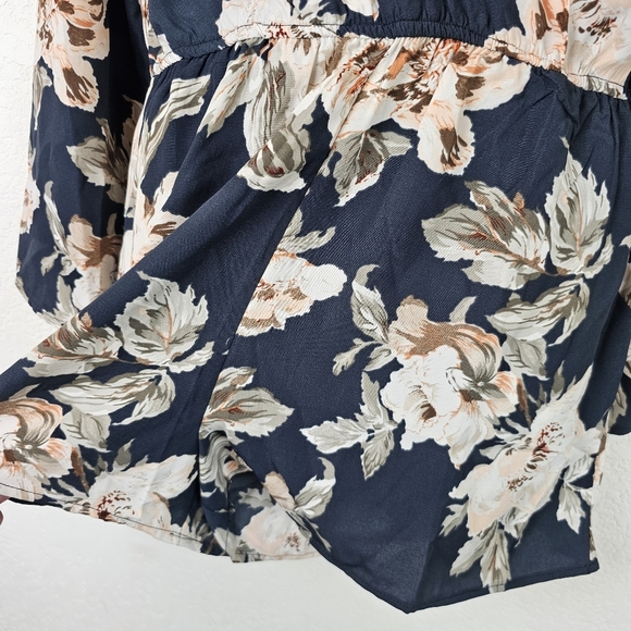 Lulus Navy Floral Long Sleeve Wrap Romper Size Small Holiday Outfit Date Nite - Picture 6 of 16